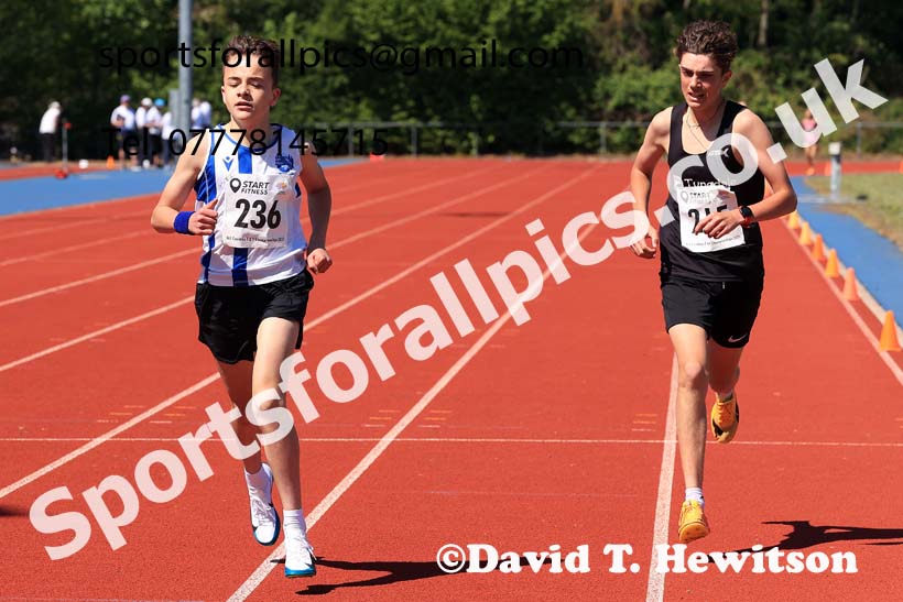 Boys under-15s 1500 metres, 2025 North Eastern Track and Field Champs., Shildon, County Durham. Photo: David T. Hewitson/Sports for All Pics